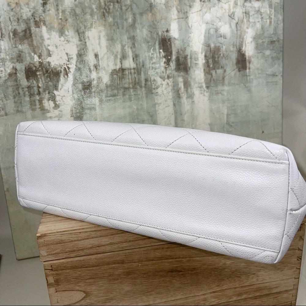 Chanel Woden CC Caviar White Bag - Picture 15 of 16